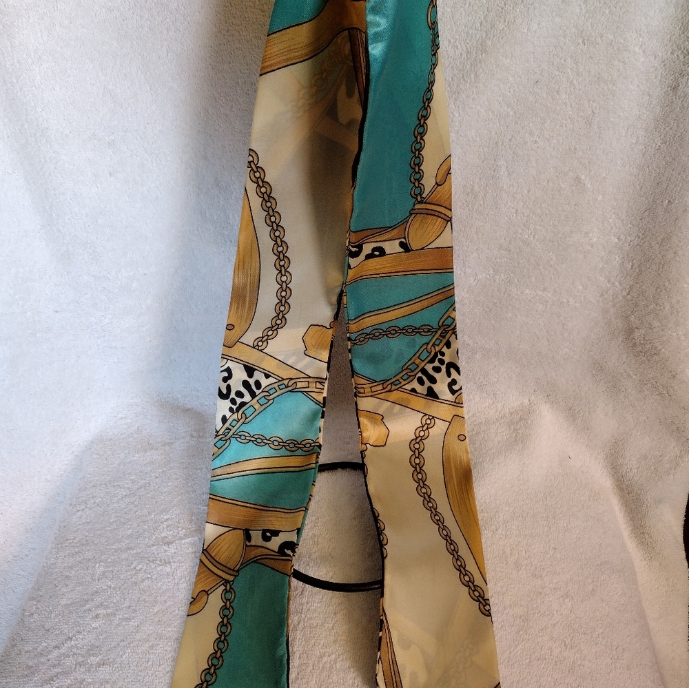 Scarf - Picture 2 of 4